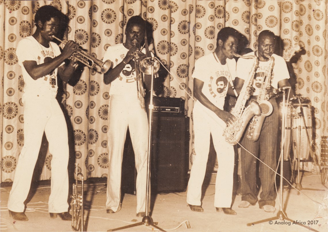 ORCHESTRE EKO Ekoulé, Dooh Émile,Féfé Priso, Fotso messack at Cinéma Le Wouri (Douala) 1978